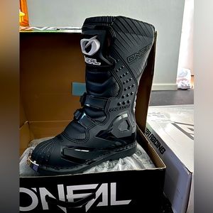 Youth boy, girl, dirtbike boots, new with tags O’Neill 6